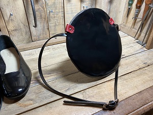 生徒作品2020 リバーシブル エナメル丸形ウエストバッグ