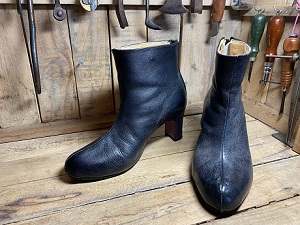 生徒作品2021 バックジッパー ショートブーツ
