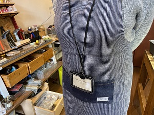 生徒作品2021IDカードホルダー ハンドステッチ 猫モチーフ