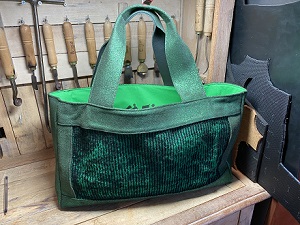 生徒作品2021 手編みニット×レザー トートバッグ