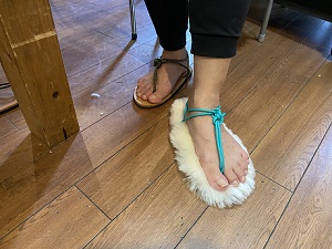 生徒作品2021 ムートンファー使いワラーチサンダル