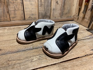生徒作品2022 牛型 ベビーシューズ