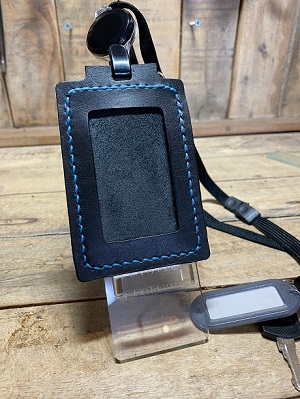 生徒作品完成 ハンドステッチIDカードホルダー