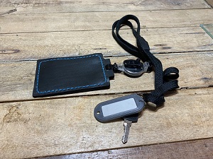 生徒作品完成 ハンドステッチIDカードホルダー