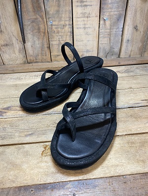 ���k��i2026 �X�g���b�v�T���_��