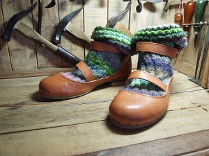 生徒作品2019手編みニット使いストラップパンプス